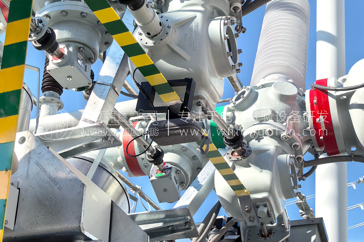 告別繁瑣收放線(xiàn)!武漢龍電電氣新一代無(wú)線(xiàn)雙端接地高壓開(kāi)關(guān)綜合特性測(cè)試儀革新上市